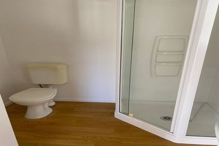 Photo of property in 15 Burnside Court, Rosedale, Auckland, 0632