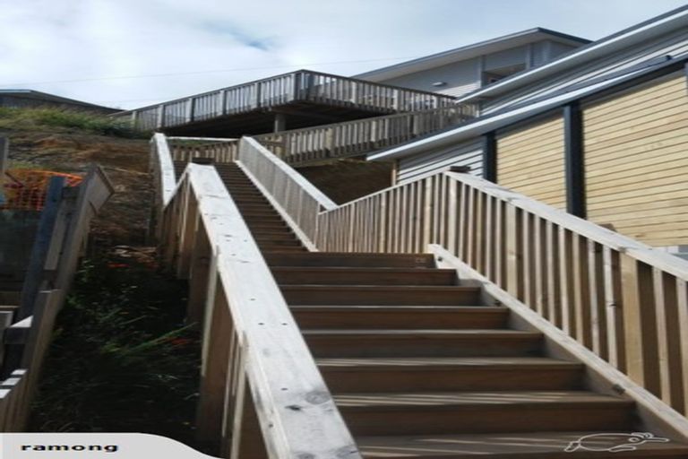 Photo of property in 104a Glanmire Road, Newlands, Wellington, 6037