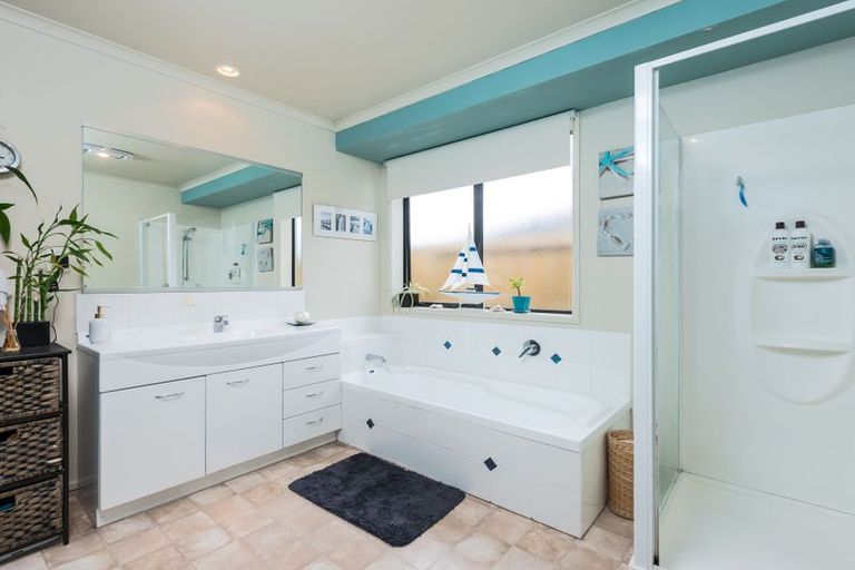 Photo of property in 81 Longview Drive, Papamoa Beach, Papamoa, 3118