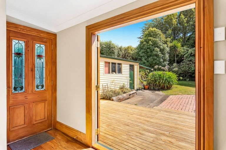 Photo of property in 4 Muhunoa West Road, Ohau, Levin, 5570