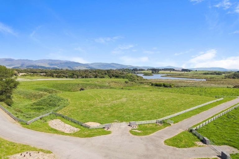 Photo of property in 49 Whio Grove, Hokio Beach, 5571