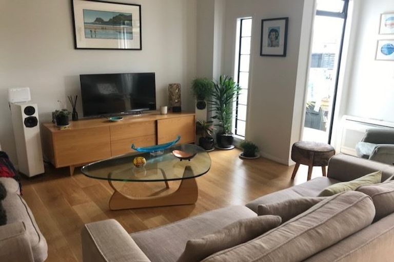 Photo of property in 2/2 Ramsgate Terrace, Mairangi Bay, Auckland, 0630