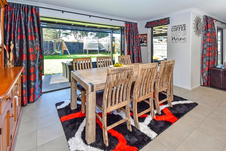 Photo of property in 14 Searle Drive, Patumahoe, Pukekohe, 2679