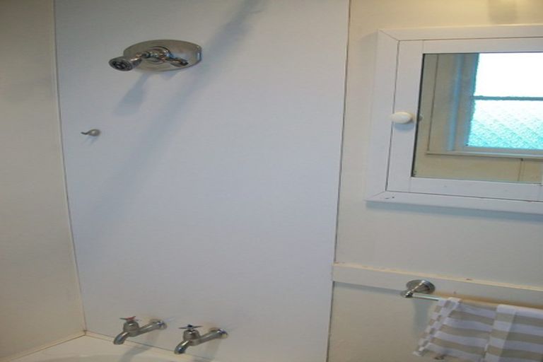 Photo of property in 14 Epsom Road, Sockburn, Christchurch, 8042