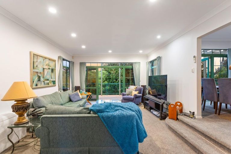 Photo of property in 3 Hobie Court, West Harbour, Auckland, 0618