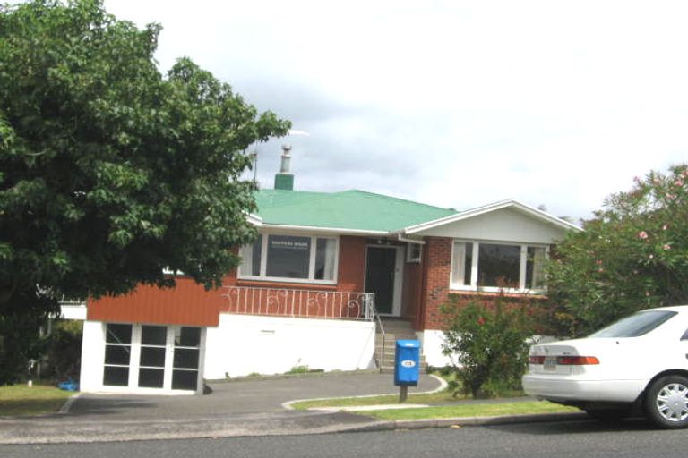 Photo of property in 179 Chivalry Road, Glenfield, Auckland, 0629