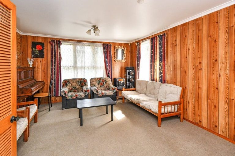 Photo of property in 17 Calthorp Close, Favona, Auckland, 2024