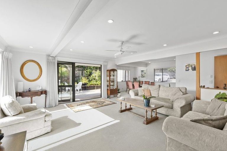 Photo of property in 2/94a Coronation Road, Hillcrest, Auckland, 0627