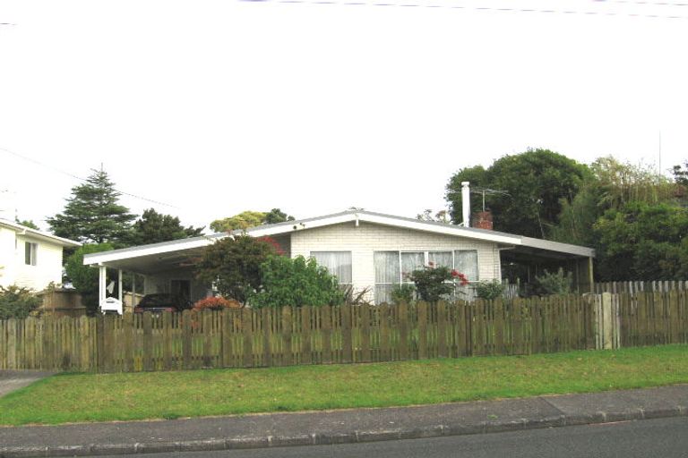 Photo of property in 91 Tiroroa Avenue, Te Atatu South, Auckland, 0610