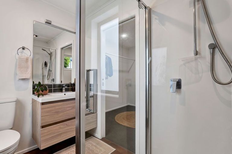 Photo of property in 3 Del Mar Place, Merrilands, New Plymouth, 4312