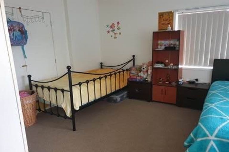 Photo of property in 1/17 Butley Drive, Farm Cove, Auckland, 2012