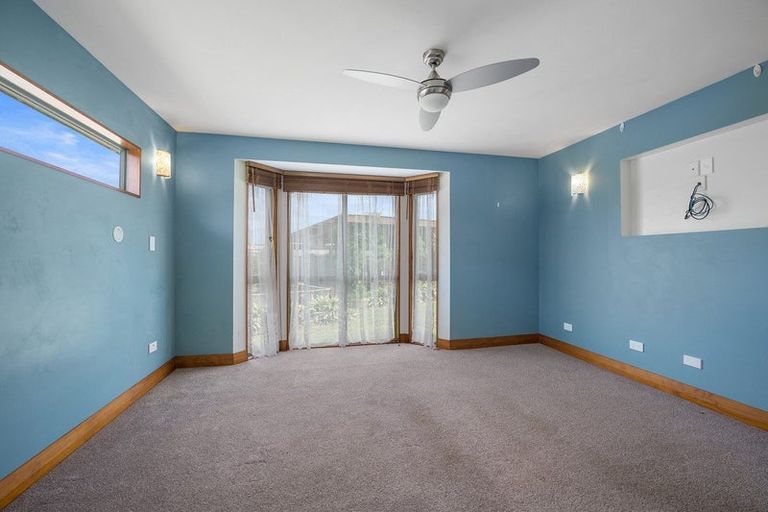 Photo of property in 10 Merewhira Road, Paremoremo, Albany, 0793