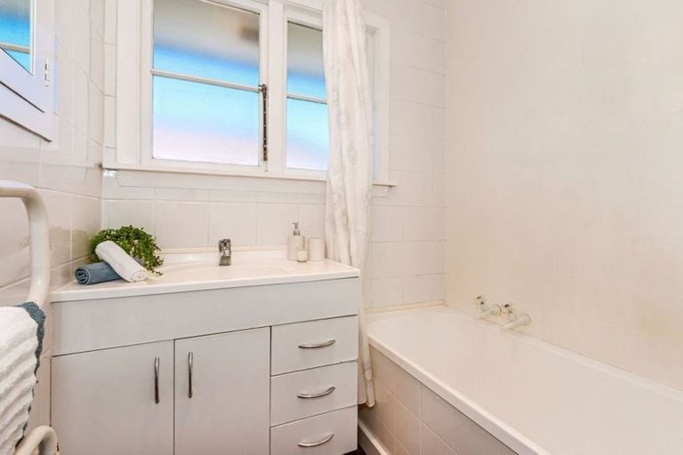 Photo of property in 1/74 Russley Road, Russley, Christchurch, 8042