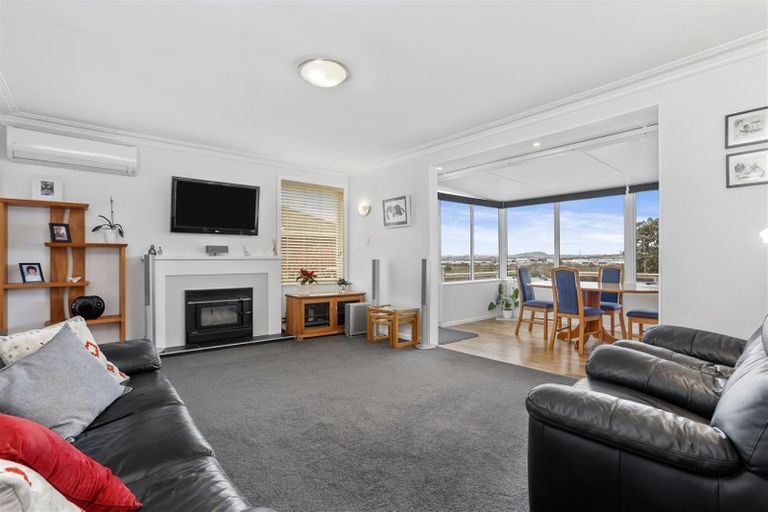 Photo of property in 48 Tiroroa Avenue, Te Atatu South, Auckland, 0610