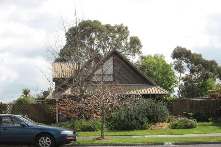 Photo of property in 12 Gemini Place, Kawaha Point, Rotorua, 3010