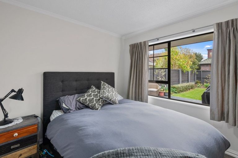 Photo of property in 2/84 Memorial Avenue, Ilam, Christchurch, 8053