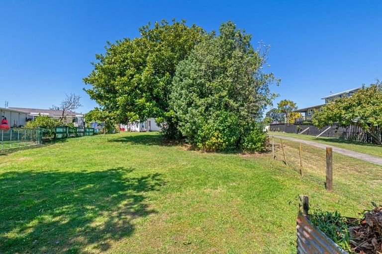 Photo of property in 4 James Mcleod Road, Shelly Beach, Helensville, 0874