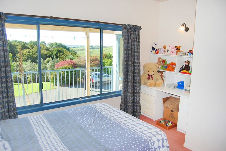 Photo of property in 365 Oneriri Road, Kaiwaka, 0573