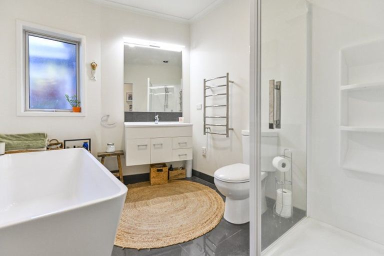 Photo of property in 30 Whakatomo Place, Havelock North, 4130