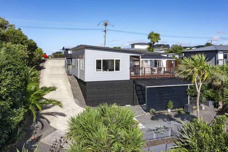 Photo of property in 25 Manukau Road, Raglan, 3225