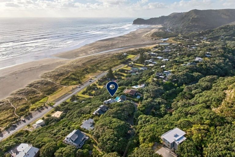 Photo of property in 24 Garden Road, Piha, 0772