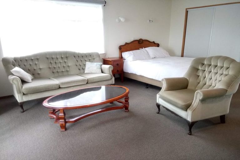 Photo of property in 2 Hatherly Lane, Mount Pleasant, Christchurch, 8081