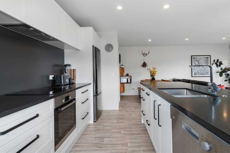 Photo of property in 36 Puhirake Crescent, Pyes Pa, Tauranga, 3112