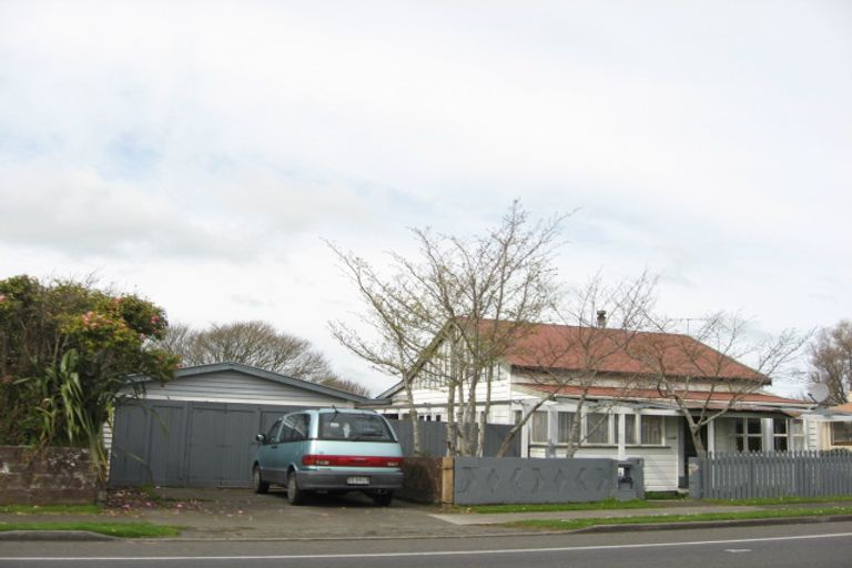 Photo of property in 15 Rimu Street, Inglewood, 4330