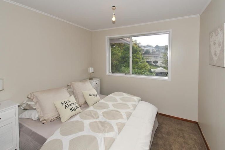 Photo of property in 48 Regency Place, Sunnynook, Auckland, 0632