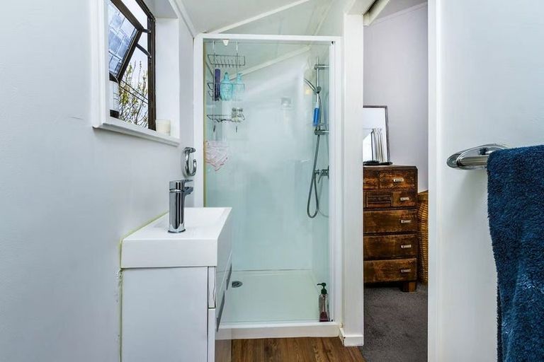 Photo of property in 1/31 Sunnyfield Crescent, Glenfield, Auckland, 0629