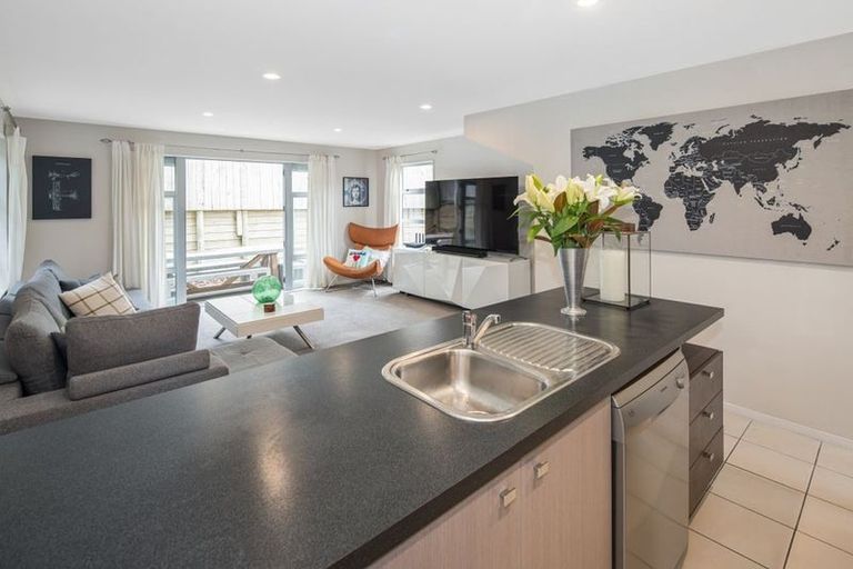 Photo of property in 46 Erlestoke Crescent, Churton Park, Wellington, 6037