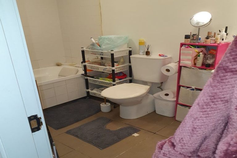 Photo of property in 221b The Terrace, Wellington Central, Wellington, 6011