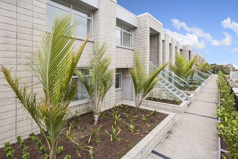 Photo of property in 11 Bickerton Way, Flat Bush, Auckland, 2019