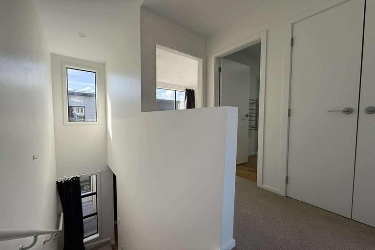 Photo of property in 2/27 Main Road, Wainuiomata, Lower Hutt, 5014