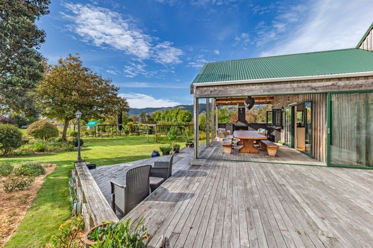 Photo of property in 389 Tararua Road, Levin, 5571