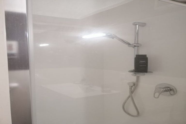 Photo of property in 2 Chelverton Terrace, Red Beach, 0932