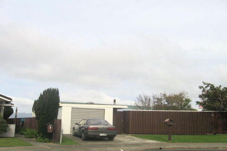 Photo of property in 3 Peach Tree Grove, Maungaraki, Lower Hutt, 5010