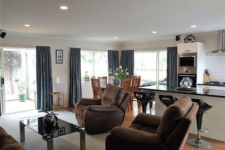 Photo of property in 55a Kelvin Road, Papakura, 2110