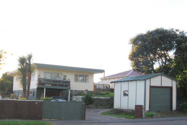 Photo of property in 97 Amohia Street, Paraparaumu, 5032
