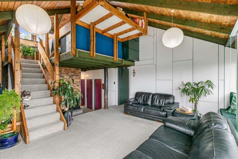 Photo of property in 76 Balmain Road, Chatswood, Auckland, 0626