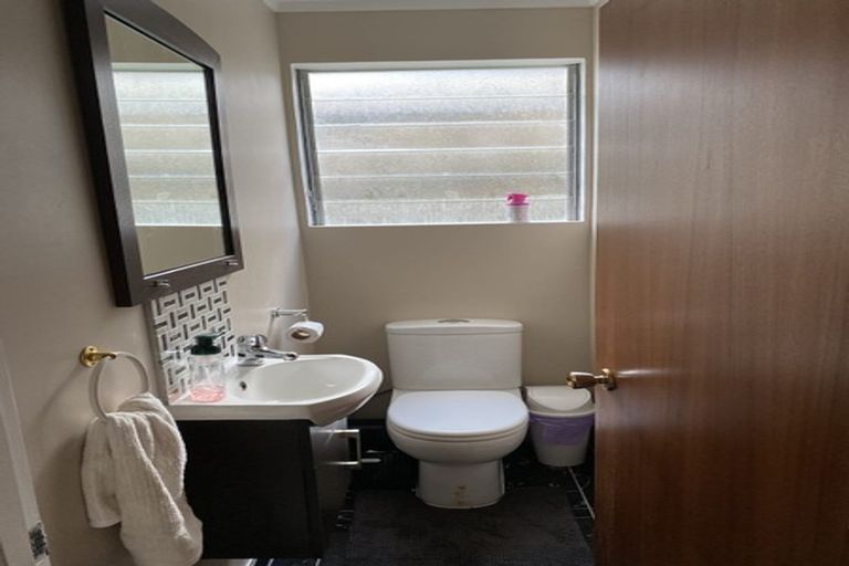 Photo of property in 20 Grenada Avenue, Forrest Hill, Auckland, 0620