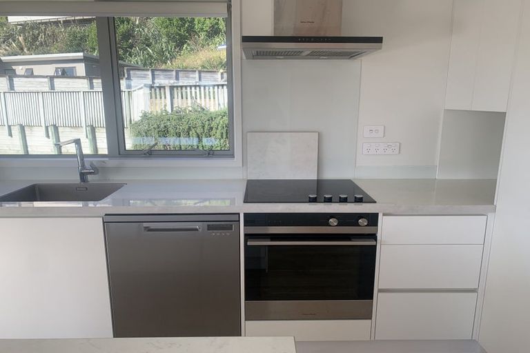 Photo of property in 8 Lavender Close, Spotswood, New Plymouth, 4310