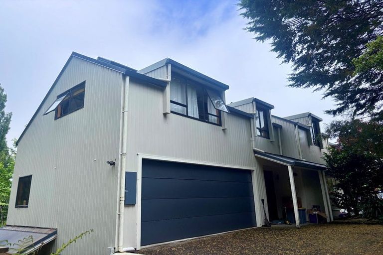 Photo of property in 6b Chatsworth Road, Silverstream, Upper Hutt, 5019