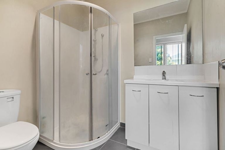 Photo of property in 42 Willis Road, Papakura, 2110