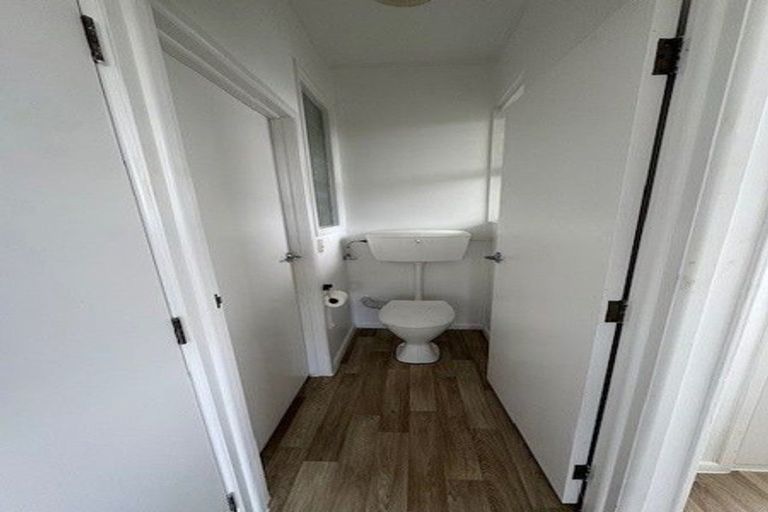 Photo of property in 282 Great North Road, Henderson, Auckland, 0612