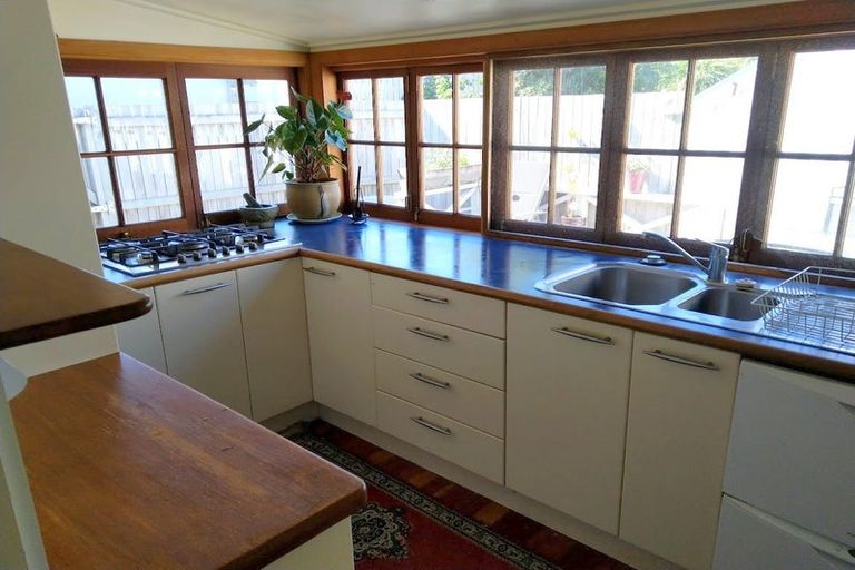Photo of property in 9 Hastings Parade, Devonport, Auckland, 0624