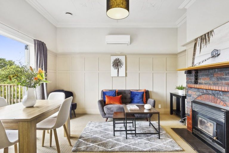 Photo of property in 13 Athol Place, Ravensbourne, Dunedin, 9022