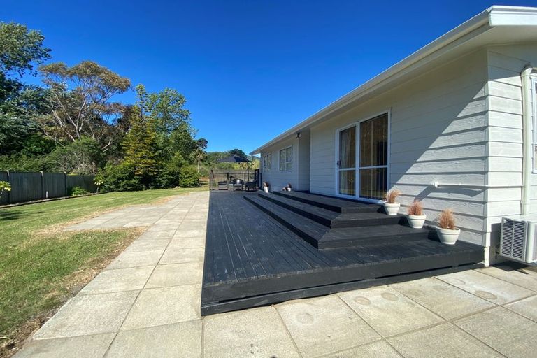 Photo of property in 165 Te Moana Road, Waikanae, 5036