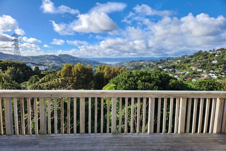 Photo of property in 5 Chancellor Way, Crofton Downs, Wellington, 6035