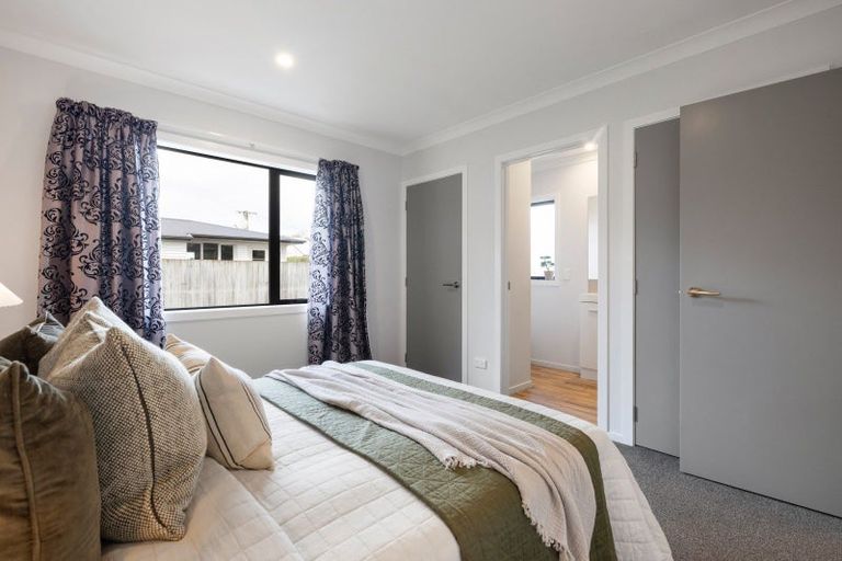 Photo of property in 82 Grey Street, Cambridge, 3434